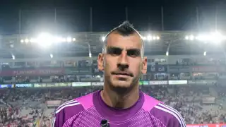 Nahuel Guzmán se viste de héroe: sus atajadas mantienen con vida a Tigres ante Necaxa