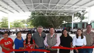 El funcionario constató las mejoras que se realizaron al colegio con el recurso que les fue asignado