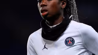 Esa hipótesis cobra fuerza por el hecho de que los dos atacantes no intentaron robar a Kheira Hamraui y solo la atacaron a la altura de las piernas