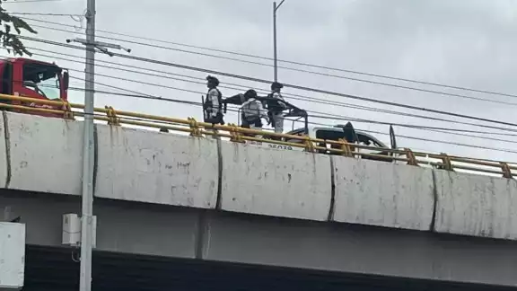 El hecho se registró en un puente elevado de Celaya El hecho se registró en un puente elevado de Celaya