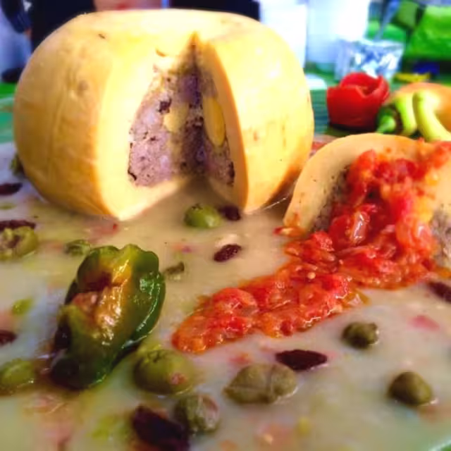 El queso relleno yucateco se realiza a base de este ingrediente holandés