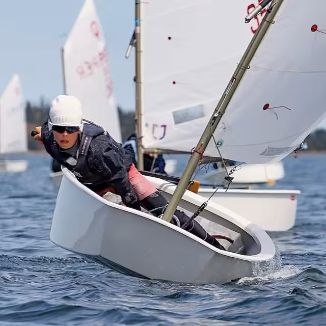 Otis Cardow, navegante de Bacalar se prepara para el Campeonato Mundial de Optimist 2026 en Marruecos