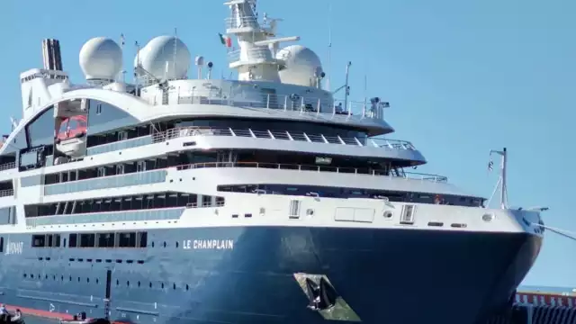 Los ciudadanos que llegaron en la embarcación recorrieron el Centro Histórico de Campeche