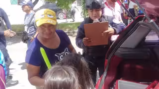 Autoridades son criticadas por padres de familia y maestros