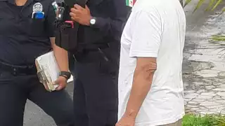 Del choque la pareja cayó al suelo y afortunadamente solo hubo daños materiales en ambos corceles de acero