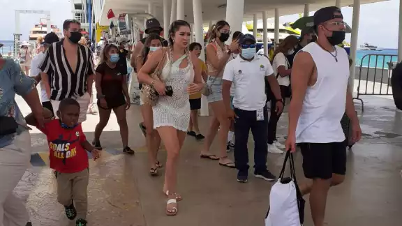 El argumento que presentan lo agentes preventivos es que no quieren afectar la estancia del turista en Cozumel El argumento que presentan lo agentes preventivos es que no quieren afectar la estancia del turista en Cozumel