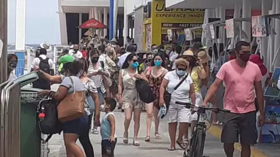 Este sábado el cruce de pasajeros se vio afectado