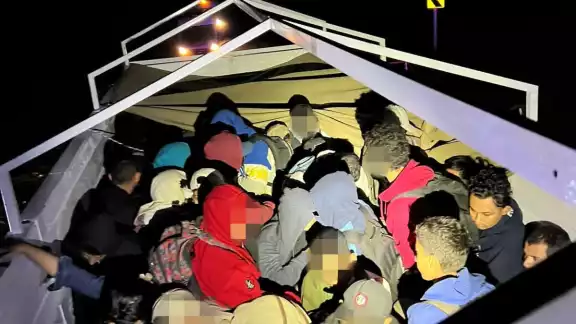 El Instituto Nacional de Migración aseguró a 266 migrantes extranjeros hacinados en Nuevo León