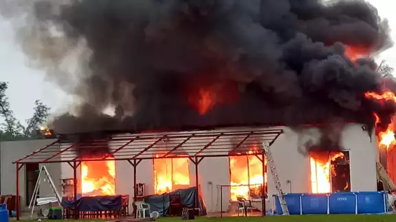El establecimiento incendiado se localiza en el kilómetro 4.5 de la carretera transversal en Cozumel El establecimiento incendiado se localiza en el kilómetro 4.5 de la carretera transversal en Cozumel