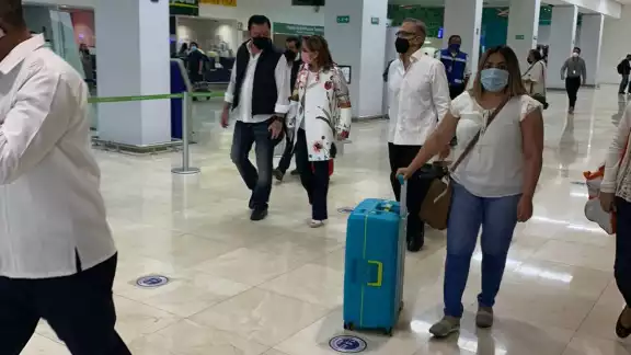 Osorio Chong, Claudia Ruiz Massieu y Miguel Ángel Mancera llegaron este lunes al Aeropuerto Internacional de Mérida Osorio Chong, Claudia Ruiz Massieu y Miguel Ángel Mancera llegaron este lunes al Aeropuerto Internacional de Mérida