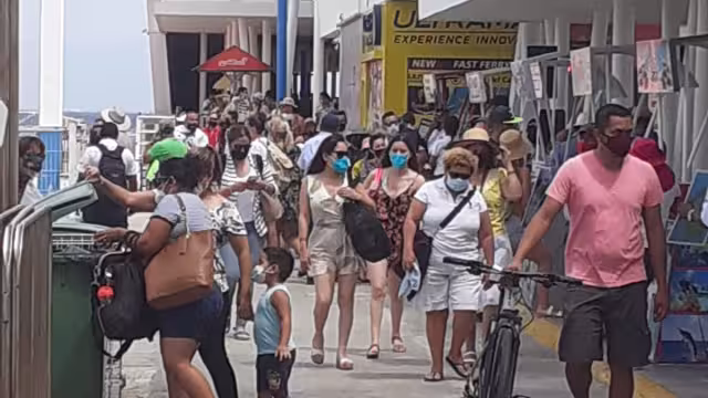 Este sábado el cruce de pasajeros se vio afectado