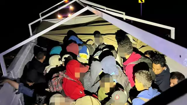 El Instituto Nacional de Migración aseguró a 266 migrantes extranjeros hacinados en Nuevo León