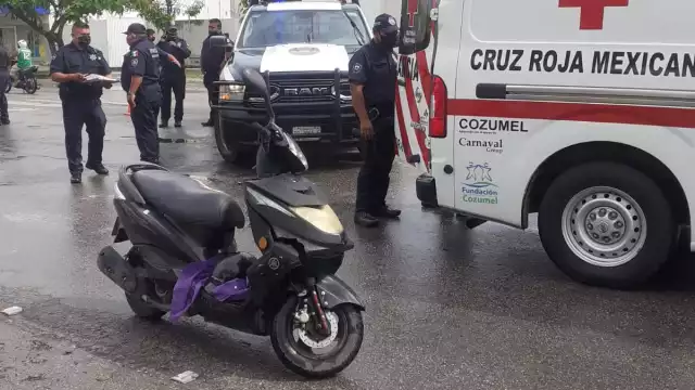 La mujer fue llevada a una clínica para su valoración tras el fuerte impacto