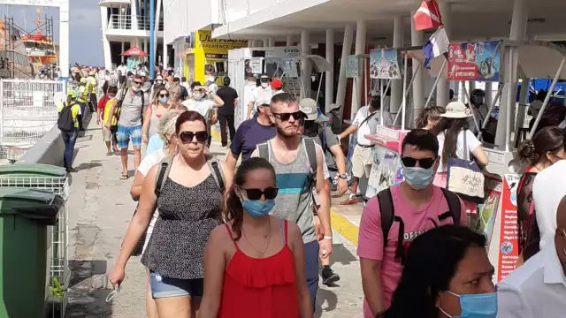 El cruce marítimo Playa del Carmen-Cozumel es operado por las navieras Winjet y Ultramar