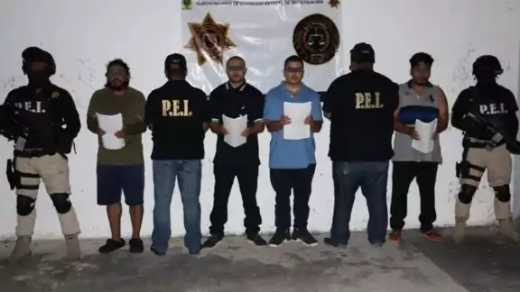 Los cuatro detenidos son empleados de un call center Los cuatro detenidos son empleados de un call center