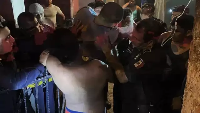 Vecino de Umán intentaba pasar de la casa del vecino a la suya, pero se hiere con el filo del metal