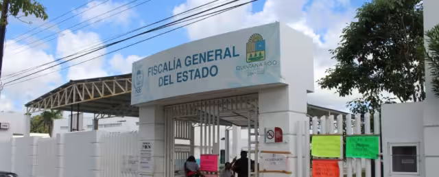 Los tres hombres deberán de mantener medidas cautelares