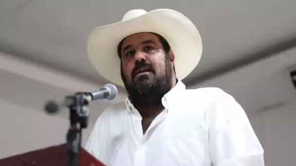 En un video, Abraham Macari tilda de mentirosos a quienes lo acusan del desvío de dinero En un video, Abraham Macari tilda de mentirosos a quienes lo acusan del desvío de dinero