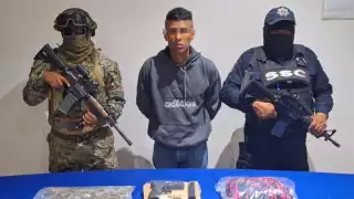 Detienen a un presunto narcomenudista armado en Tulum