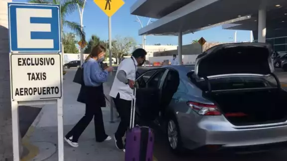 Las tarifas de taxis en el aeropuerto de Mérida varían