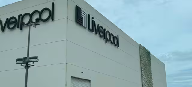 Delincuentes abrieron un hueco en la pared, por donde ingresaron al negocio