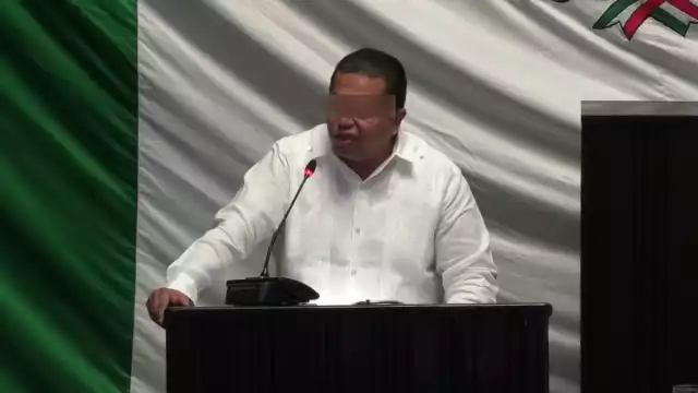 El exfuncionario fue señalado por una mujer de ser el proveedor de tarjetas a las cuales se depositaba dinero a los votantes