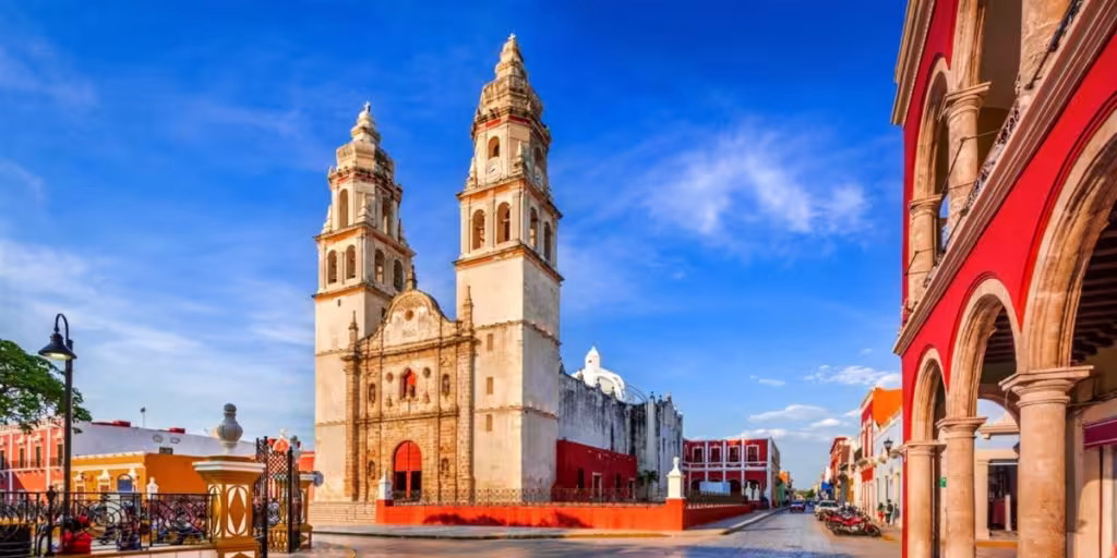 Alertan por fraude: suplantan al obispo de Campeche para pedir dinero