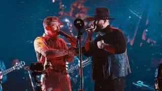 El Canelo asistió al palenque que tuvo Carín en Guadalajara. Foto Instagram Carín León