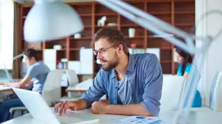 Revisa si es tu caso, pero la Ley del Trabajo marca que sí es laboral. Foto: especial