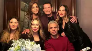 Parte de la familia de JC Chávez que estará en el reality. Foto: Especial
