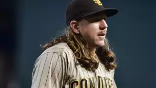 Mike Clevinger habría atacado a su hija de 10 meses y podría ir a prisión