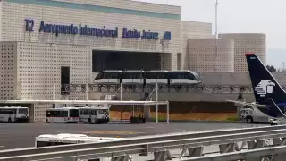 El operativo de desalojo en el aeropuerto de la Ciudad de México contra los extrabajadores de Mexicana de Aviación ocurrió este viernes