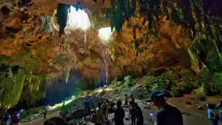 La caverna tiene una cavidad semi cerrada, donde la luz pasa y hace un efecto natural. Foto: Especial
