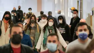 En algunos estados volvió a ser obligatorio el uso del cubrebocas. Foto:Especial