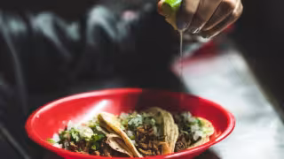Los tacos son una comida que encontrará en todo México, solo que con diferentes guisados. Foto: Especial