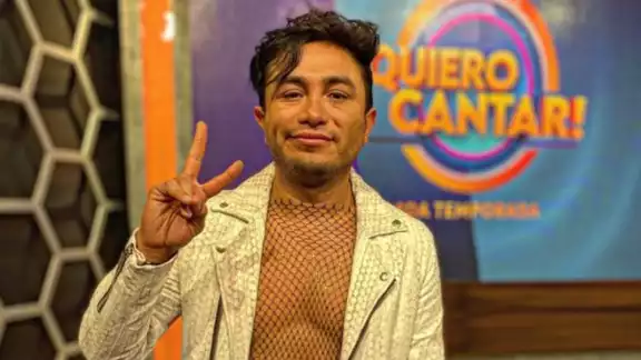 Aún y con el maquillaje corrido por el llanto, Gabriel posó para la foto. Foto: VengaLaAlegría