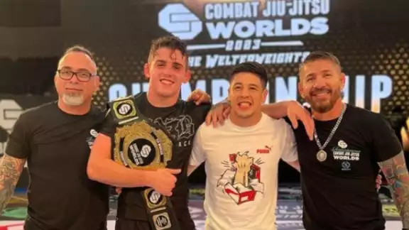 Brando Moreno, campeón de UFC junto a Andrew “Pirulito” Tackett Brando Moreno, campeón de UFC junto a Andrew “Pirulito” Tackett