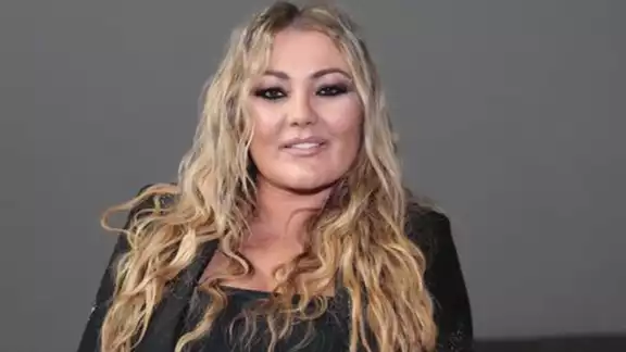 La cantante ahora luce más delgada, pero eso no fue lo que llamó la atención. Foto: Especial