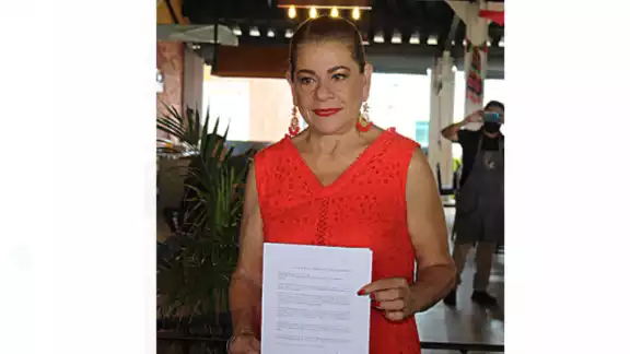 María Dolores Oviedo mostró su enojo contra los dirigentes del PAN en Campeche María Dolores Oviedo mostró su enojo contra los dirigentes del PAN en Campeche