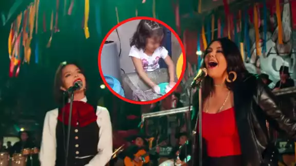 La pequeña fue grabada por su mamá mientras le ayudaba con las labores de la casa. Foto: Tiktok La pequeña fue grabada por su mamá mientras le ayudaba con las labores de la casa. Foto: Tiktok