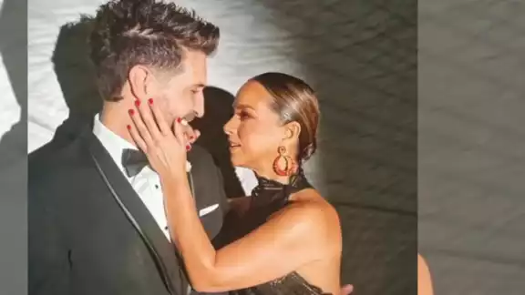 Adamari López y su misteriosa pareja. Foto: Especial