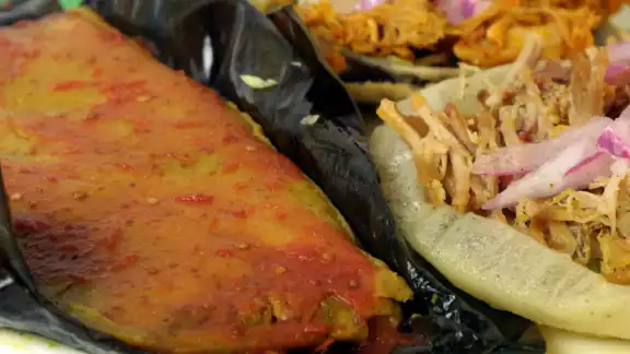 Tamales y panuchos no pueden faltar. Foto: Especial Tamales y panuchos no pueden faltar. Foto: Especial