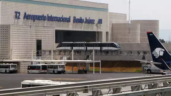 AMLO dijo que la próxima semana le entregarán un diagnóstico sobre la terminal 2 del AICM. AMLO dijo que la próxima semana le entregarán un diagnóstico sobre la terminal 2 del AICM.