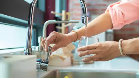 No siempre es buena idea beber agua de la llave. Foto: Especial No siempre es buena idea beber agua de la llave. Foto: Especial