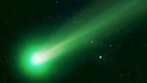 Ya puedes seguir el trayecto del cometa verde, pero en los próximos días se podrá ver mejor. Foto: Especial