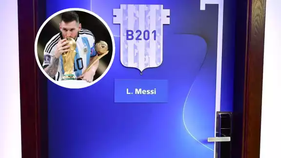 La entrada de la habitación donde durmió Messi en Qatar 2022. Foto: especial La entrada de la habitación donde durmió Messi en Qatar 2022. Foto: especial