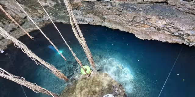 Tendrás que descender por unas largas escaleras, así que para niños podrías ser un poco peligroso. Foto Especial