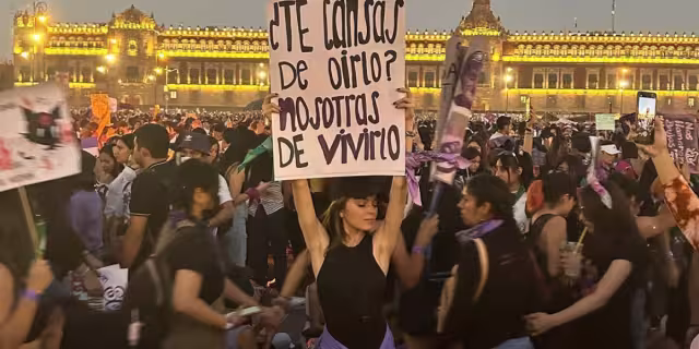 El recorrido lo hizo desde Paseo de la Reforma hasta la plancha del zócalo. Foto: Instagram