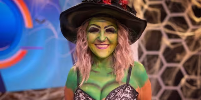 Lupita se vistió de bruja. Foto: Especial