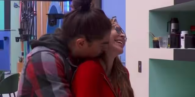 "¿Quieres ser mi novia?" así fue como Rey Grupero se le declaró a Aylin Mújica